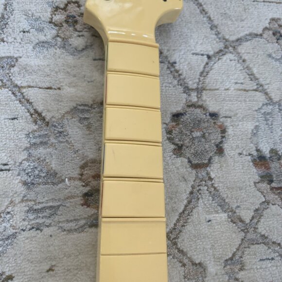 Lot of 2 Guitar Controllers Nyko Frontman Fender Stratocaster Rock Band UNTESTED - Picture 6 of 16